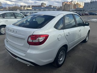 2026 Lada (ВАЗ) Granta I Рестайлинг, белый, 1098000 рублей, вид 4