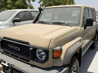 2025 Toyota Land Cruiser 79 70 Series Рестайлинг 2, бежевый, 8600000 рублей, вид 1
