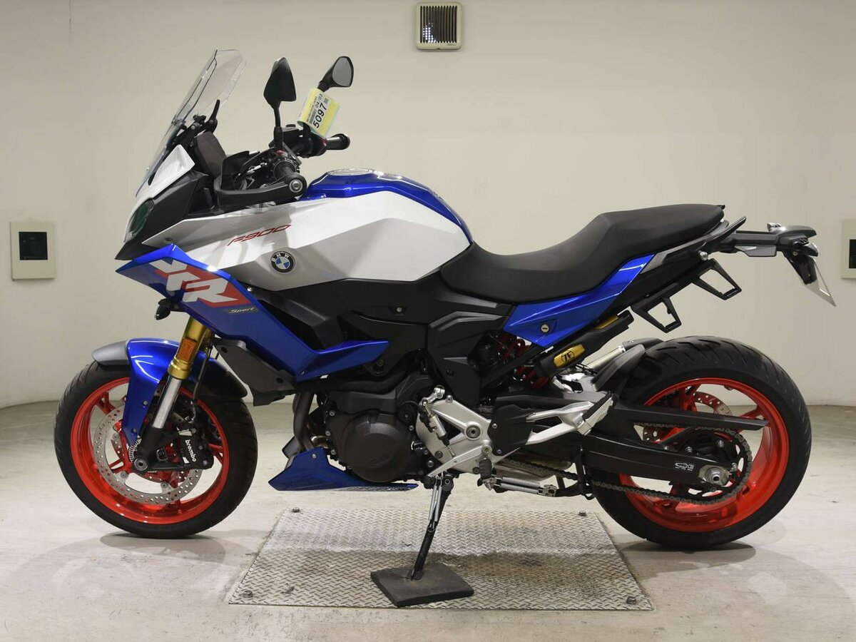 BMW F 900 XR