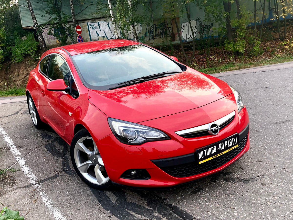 Opel Astra GTC 1 6 2012 РіРѕРґ