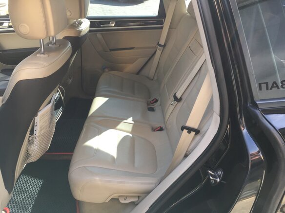 2010 Volkswagen Touareg II, чёрный - вид 7