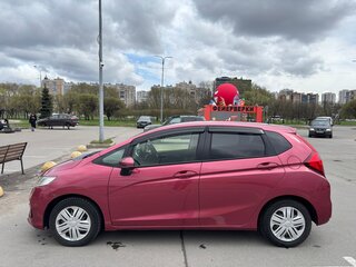 2018 Honda Fit III Рестайлинг, красный, 1200000 рублей, вид 5