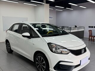 2021 Honda Fit IV, белый, 945000 рублей, вид 3