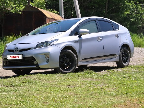 2012 Toyota Prius III Рестайлинг (XW30), голубой, 1000000 рублей - вид 3