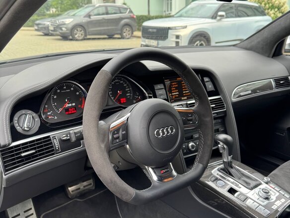 2010 Audi RS 6 II (C6), серый, 4500000 рублей - вид 3