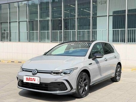 2022 Volkswagen Golf VIII, серый, 1685000 рублей, вид 1