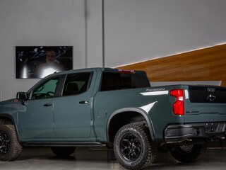 2026 Chevrolet Silverado ZR2 IV (T1XX) Рестайлинг, зелёный, 11648000 рублей, вид 3