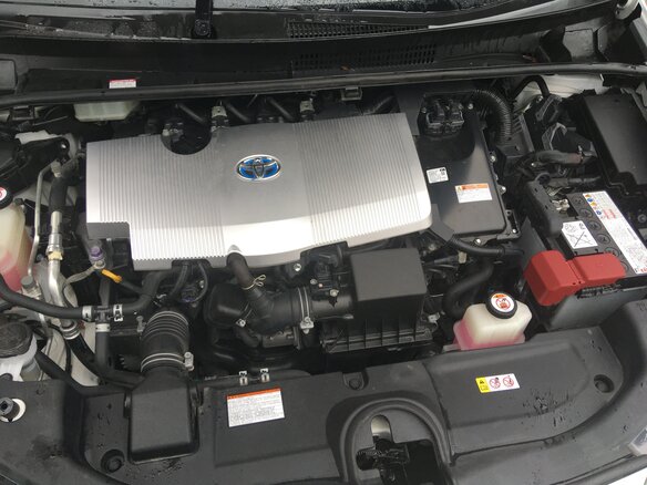 2019 Toyota Prius IV Рестайлинг (XW50), белый, 1799000 рублей - вид 15