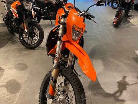 KTM 690 Enduro R 33 KTM 690 Enduro R