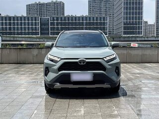 2022 Toyota RAV4 V (XA50), серебристый, 2970000 рублей, вид 1