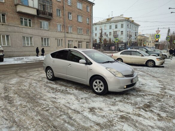2008 Toyota Prius II Рестайлинг (XW20), серый, 920000 рублей - вид 9
