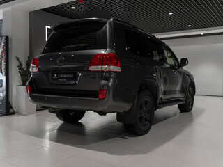 2011 Toyota Land Cruiser 200 Series, серый, 2600000 рублей, вид 5