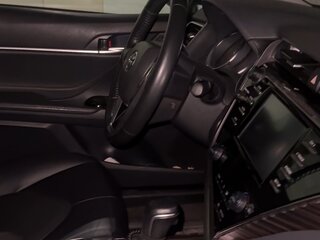 2020 Toyota Camry VIII (XV70), белый, 3000000 рублей, вид 5