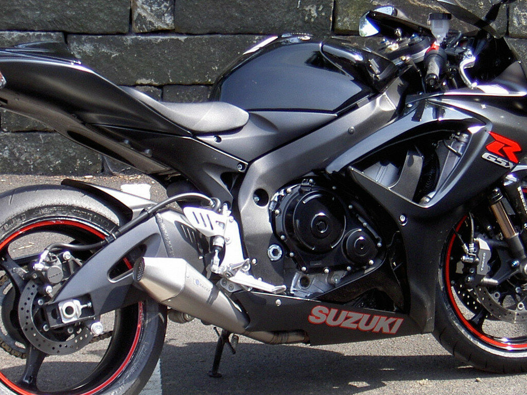 Прямоток Акрапович Сузуки GSX r750 k7