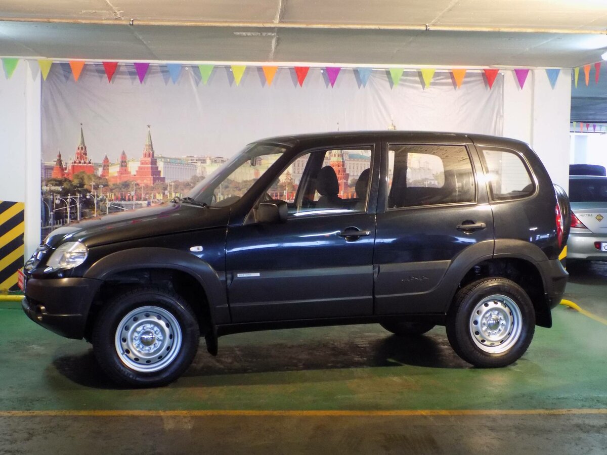 Chevrolet Niva 1 7 МТ 2012 чёрная