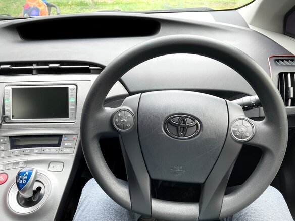 2012 Toyota Prius III Рестайлинг (XW30), голубой, 1000000 рублей - вид 16