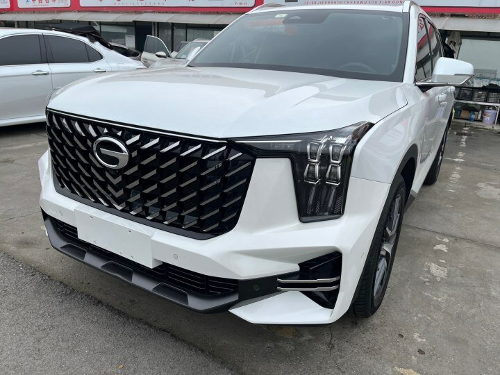 Автомобиль гас гс8