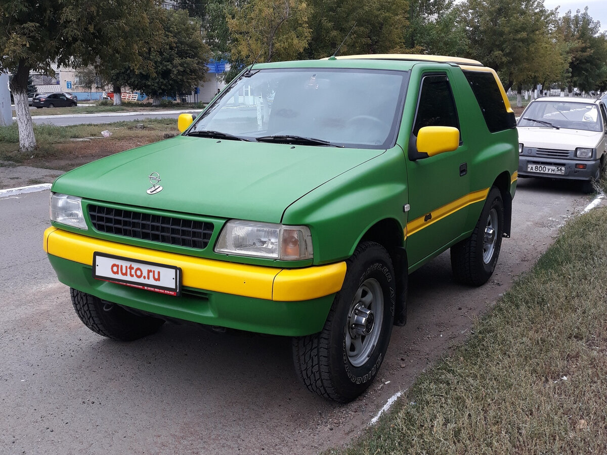 Джип Опель зеленый