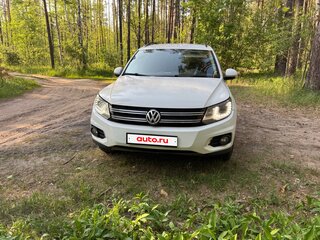 2015 Volkswagen Tiguan I Рестайлинг, белый, 1900000 рублей, вид 1