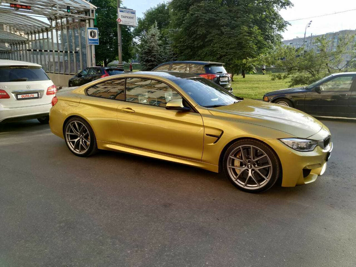 325i BMW золотистая