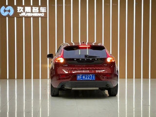 2018 Volvo V40 II Рестайлинг, красный, 1150000 рублей, вид 4