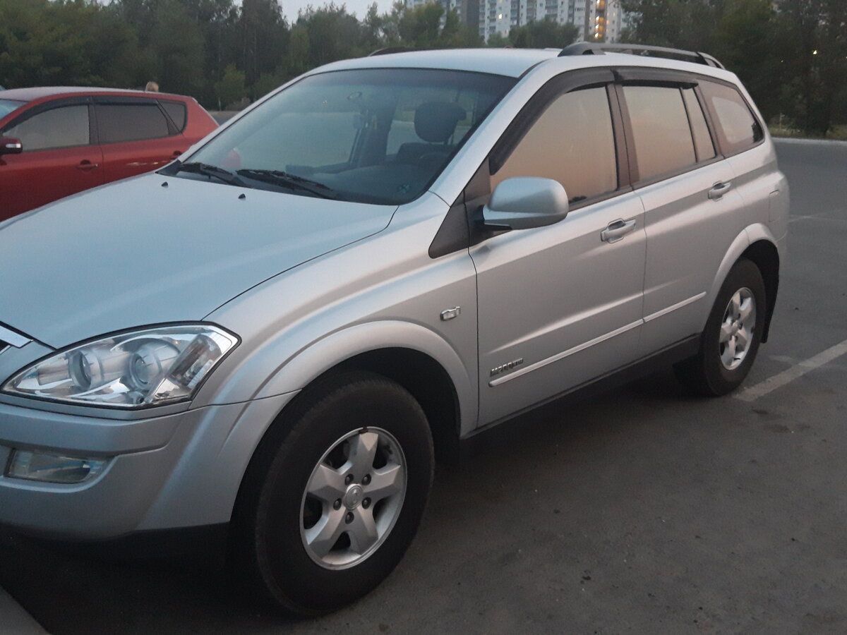 SSANGYONG Kyron серебристый