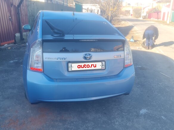 2012 Toyota Prius PHV ZVW35 III Рестайлинг (XW30), голубой, 1400000 рублей - вид 2