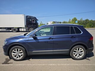 2017 Volkswagen Tiguan II, синий, 1750000 рублей, вид 1