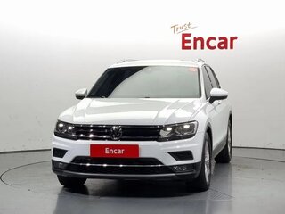 2021 Volkswagen Tiguan II Рестайлинг, белый, 2145000 рублей, вид 1