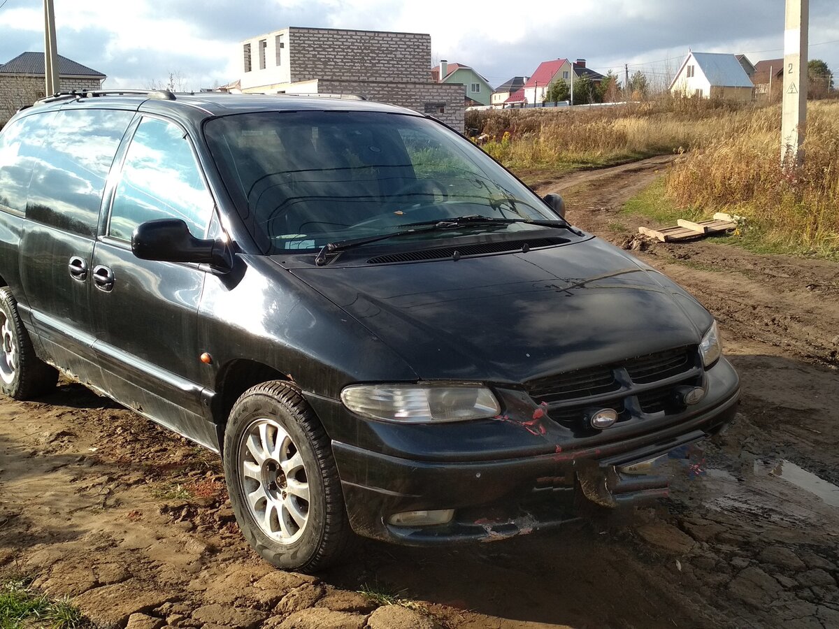 Купить б/у Chrysler Voyager III Grand 3.8 AT (166 л.с.) 4WD бензин