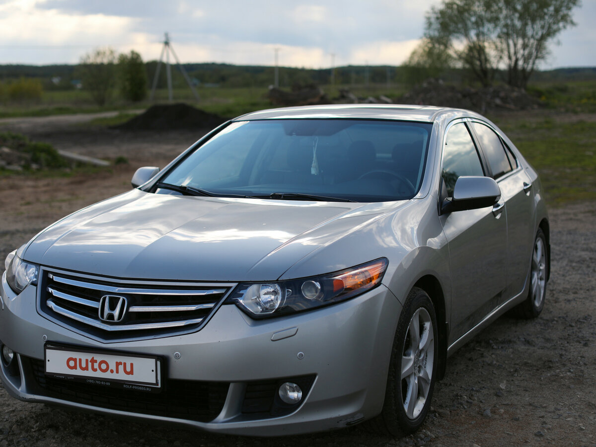 Купить б/у Honda Accord VIII 2.4 AT (200 л.с.) бензин
