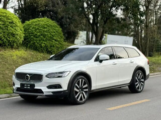 2022 Volvo V90 Cross Country I Рестайлинг, белый, 3190000 рублей, вид 1