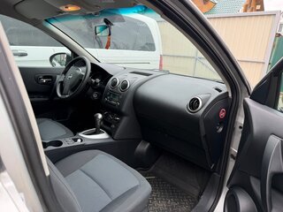 2013 Nissan Qashqai I Рестайлинг, серебристый, 850000 рублей, вид 3