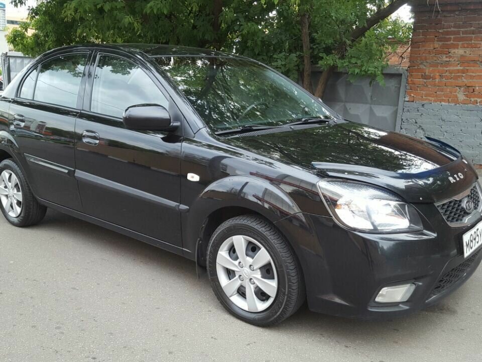Kia Rio 2011 черная