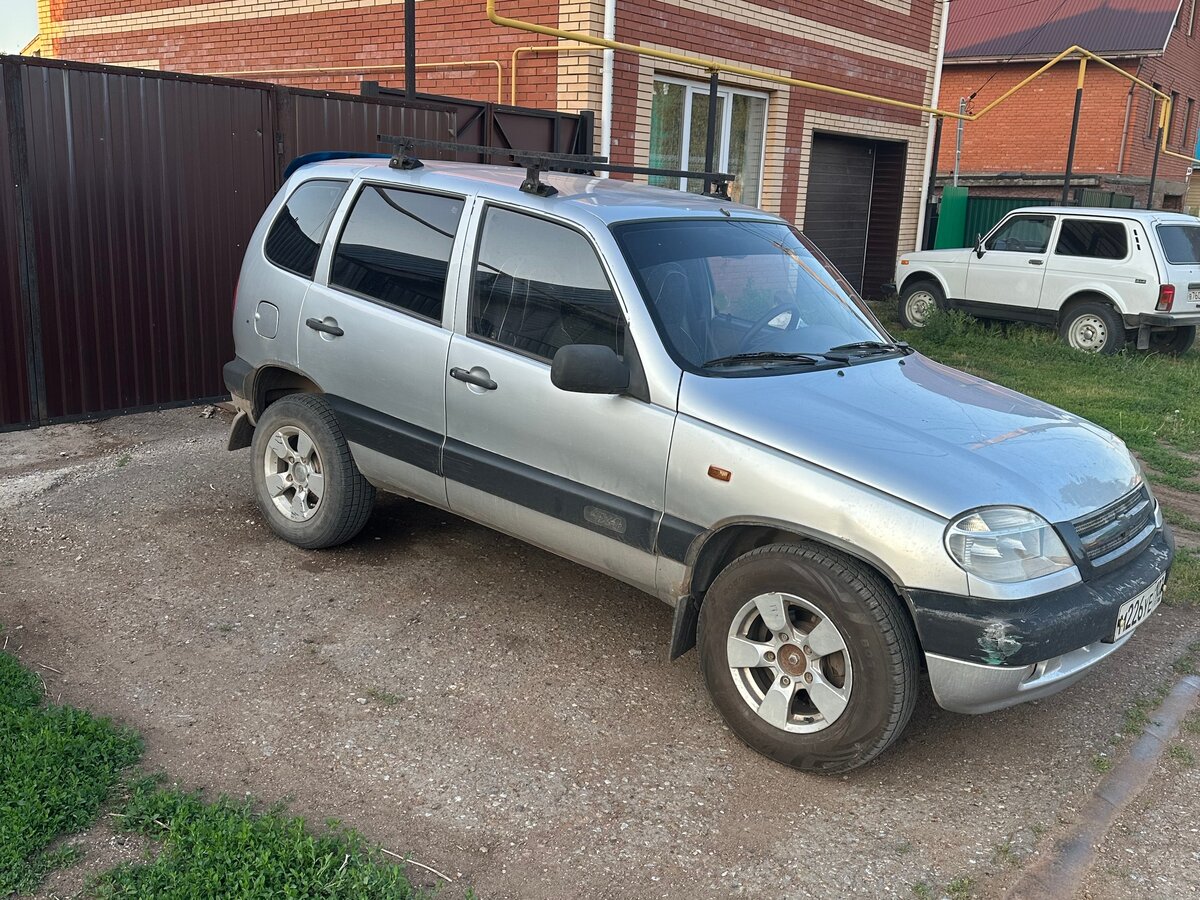 Купить б/у Chevrolet Niva I 1.7 MT (80 л.с.) 4WD бензин механика в ...