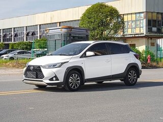 2021 Toyota Yaris L XP150 Рестайлинг, белый, 1100000 рублей, вид 1