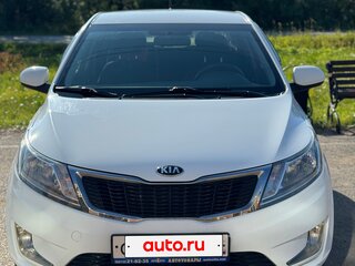 2013 Kia Rio III, белый, 840000 рублей, вид 1