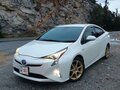 2016 Toyota Prius IV (XW50), белый, 1700000 рублей