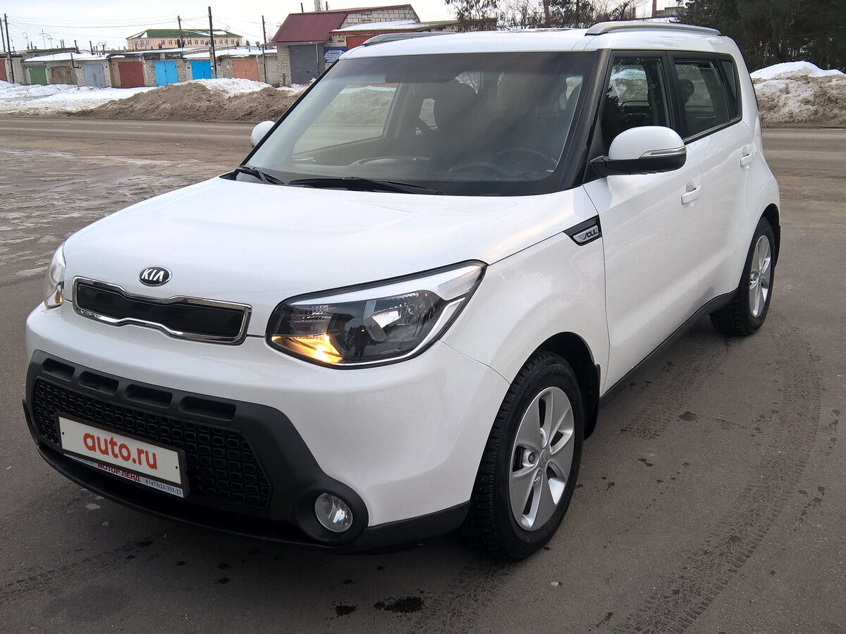 Kia Soul 2015 белый черный