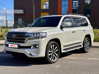 2015 Toyota Land Cruiser 200 Series Рестайлинг 2, белый, 4800000 рублей, вид 1