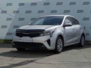 2021 Kia Rio IV Рестайлинг, серебристый, 1555000 рублей, вид 1