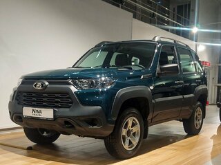2025 Lada (ВАЗ) Niva I Рестайлинг (Travel), зелёный, 1334000 рублей, вид 1