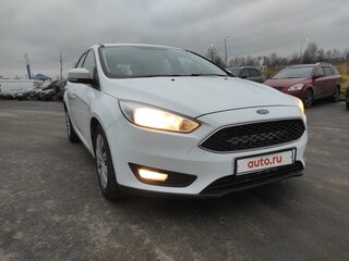 2017 Ford Focus III Рестайлинг, белый, 900000 рублей, вид 1