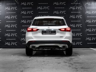 2025 Mercedes-Benz GLA 200 II (H247) Рестайлинг, белый, 5250000 рублей, вид 3