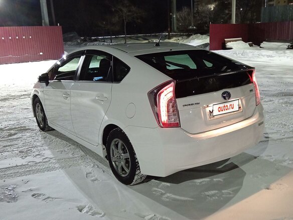 2012 Toyota Prius III Рестайлинг (XW30), белый, 1400000 рублей - вид 15