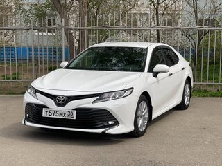 2019 Toyota Camry VIII (XV70), белый, 2900000 рублей, вид 1