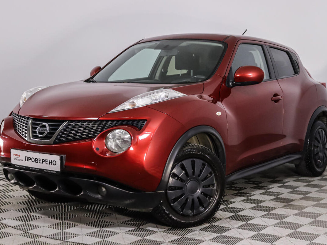 Nissan Juke 2011 красный