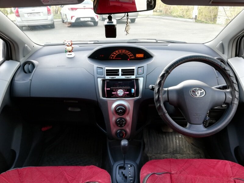 Как на тойоте витц настроить часы - 90 фото
