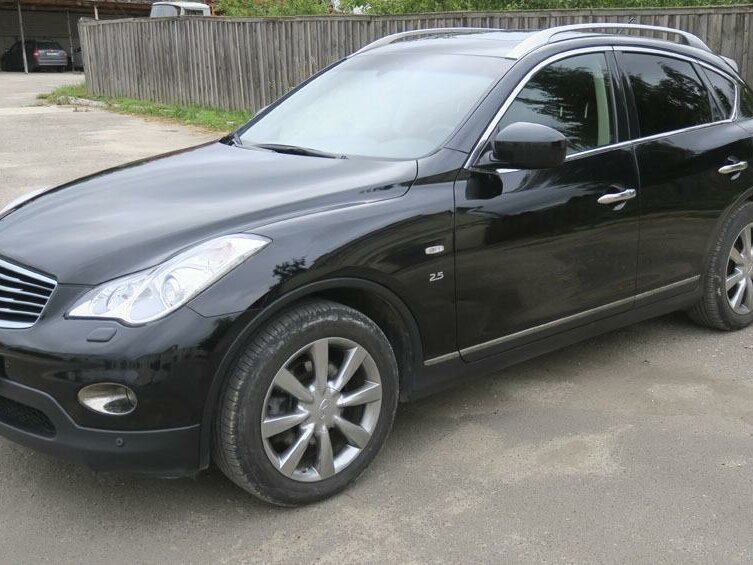 Авто со львом