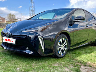 2021 Toyota Prius IV Рестайлинг (XW50), чёрный, 2100000 рублей, вид 1